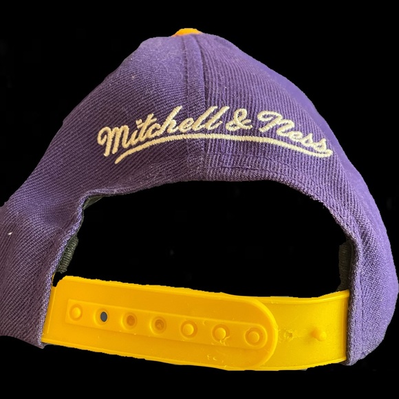 Purple L.A Lakers Snapback - Picture 2 of 4